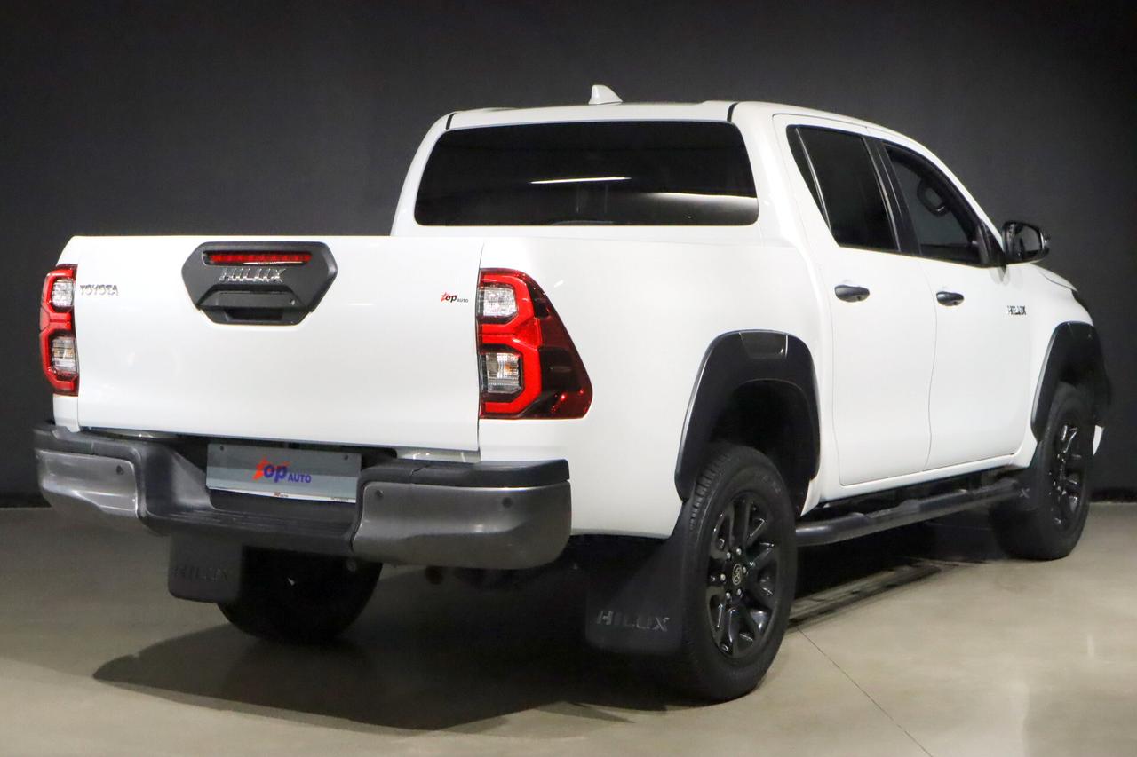 Toyota Hilux Toyota Hilux 2.8 D 204 CV DoCab 4x4 Aut Invincible 39900 + IVA