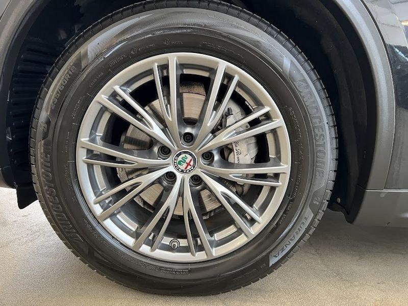 Alfa Romeo Stelvio 2.2 Turbo Diesel 210CV AT8 Q4 Business