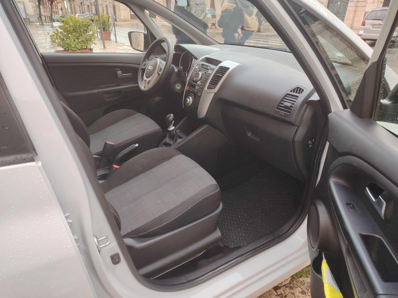 Kia Venga 1.4 CRDi 90CV Cool - TETTO APRIBILE