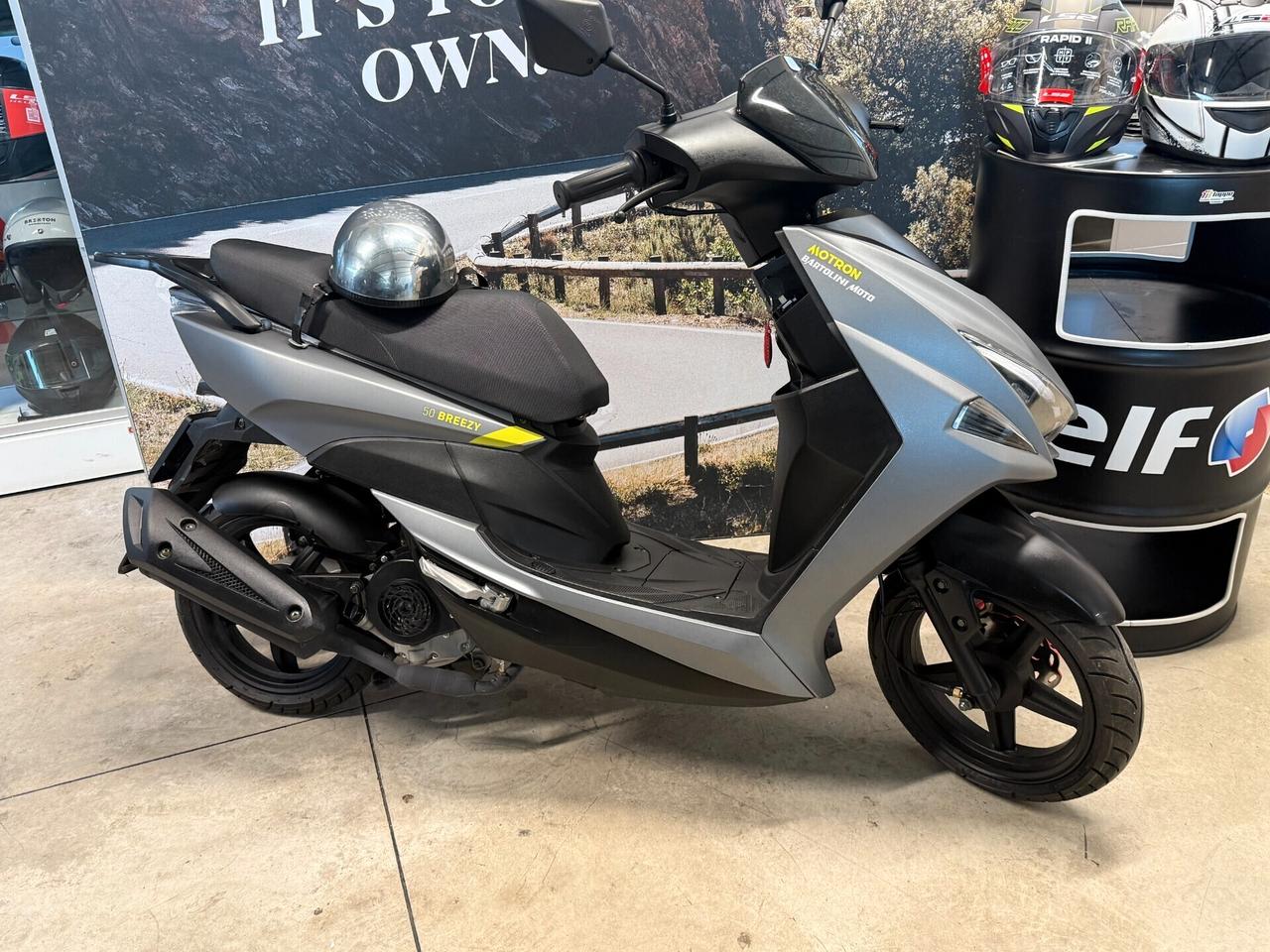 Motron Breezy 50 Scooter