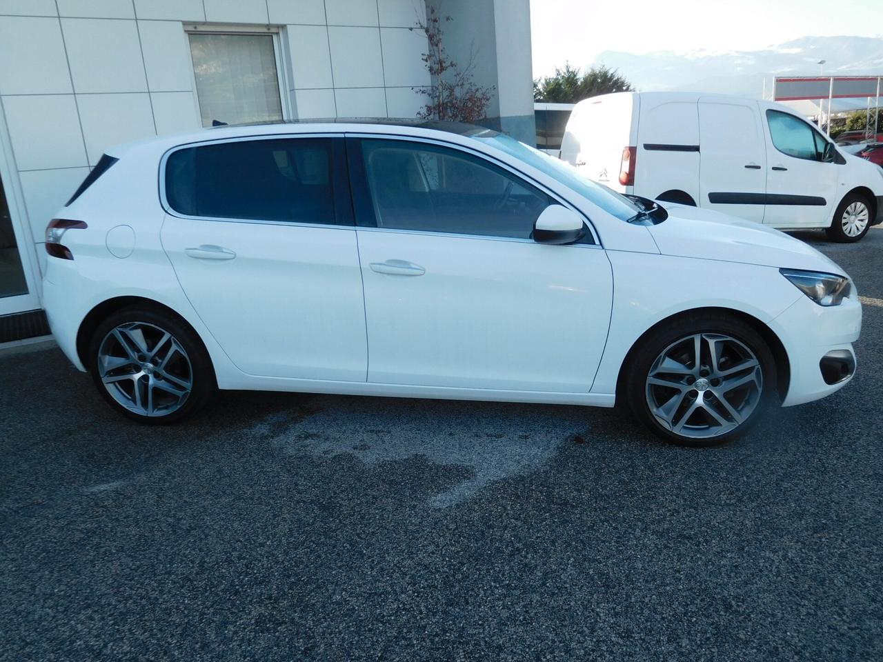 Peugeot 308 BlueHDi 120 S&S Allure