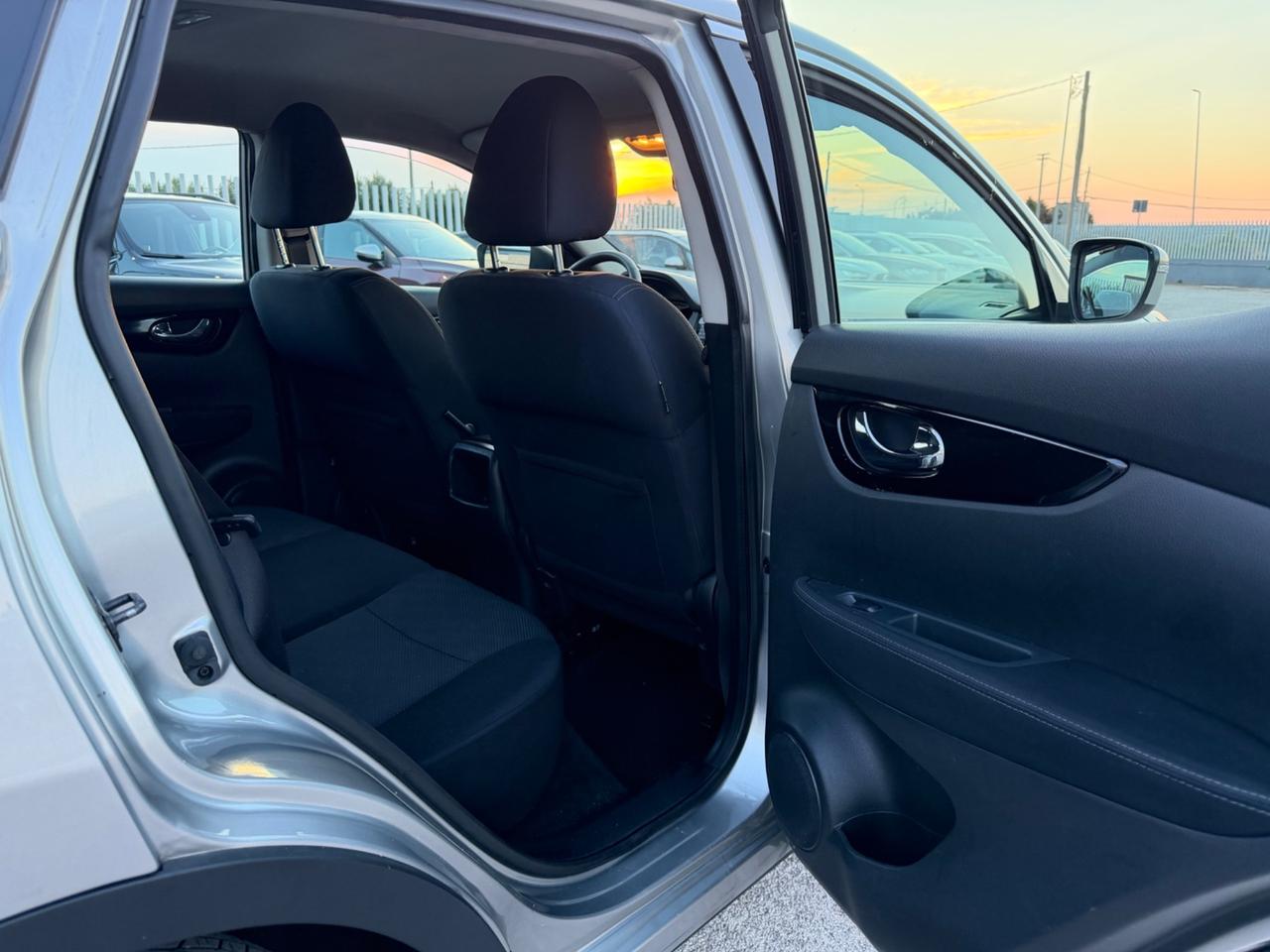 NISSAN QASHQAI 1.5 DCI 110 FUL LED NAVI RETRO MY15