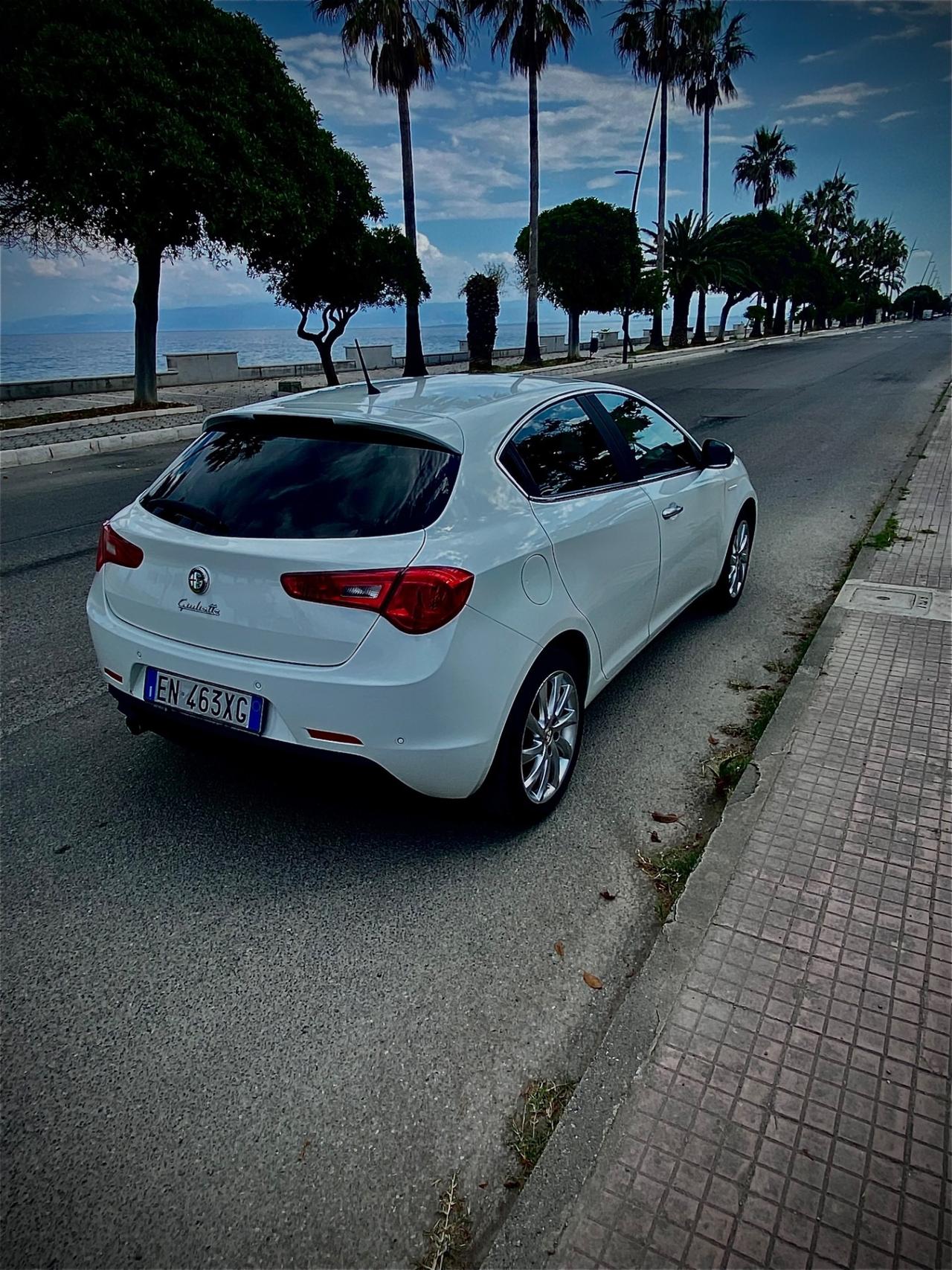 Alfa Romeo Giulietta 1.6 JTDm-2 105 CV Distinctive