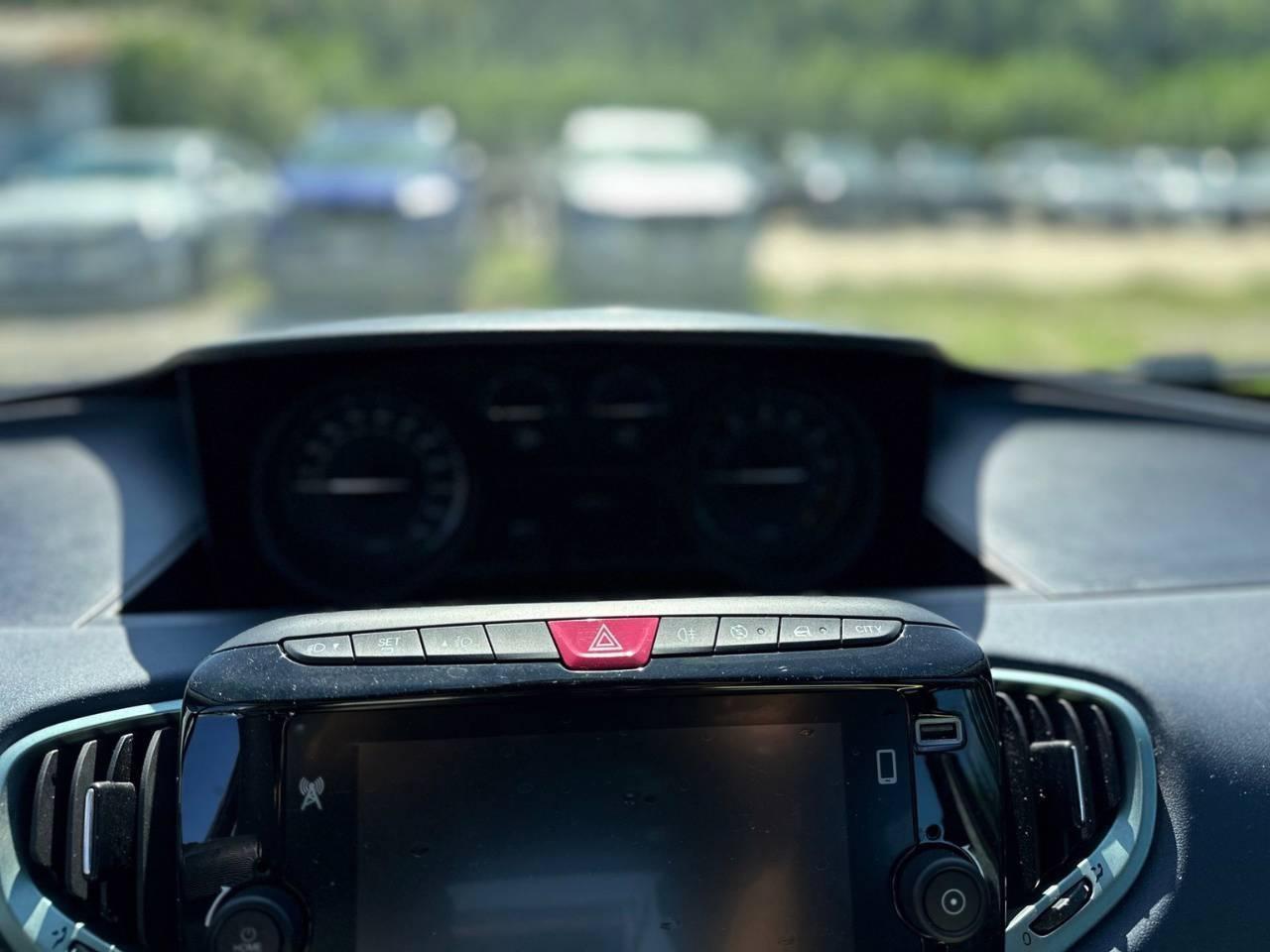 LANCIA Ypsilon III 2021 - Ypsilon 1.0 firefly hybrid Platino s&s 70cv