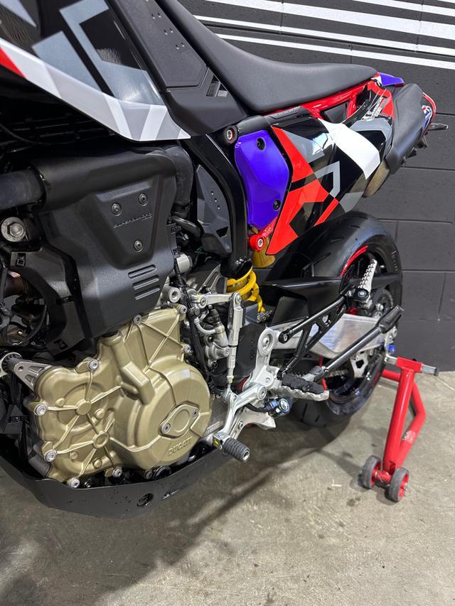 DUCATI Hypermotard 698 PARI AL NUOVO