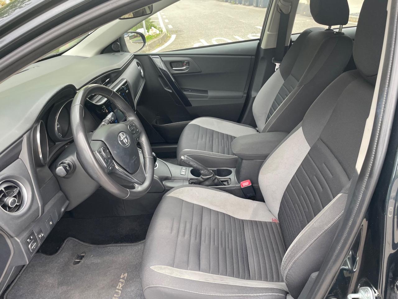 Toyota Auris 1.8 Hybrid*Neopatentati*Unico proprietario