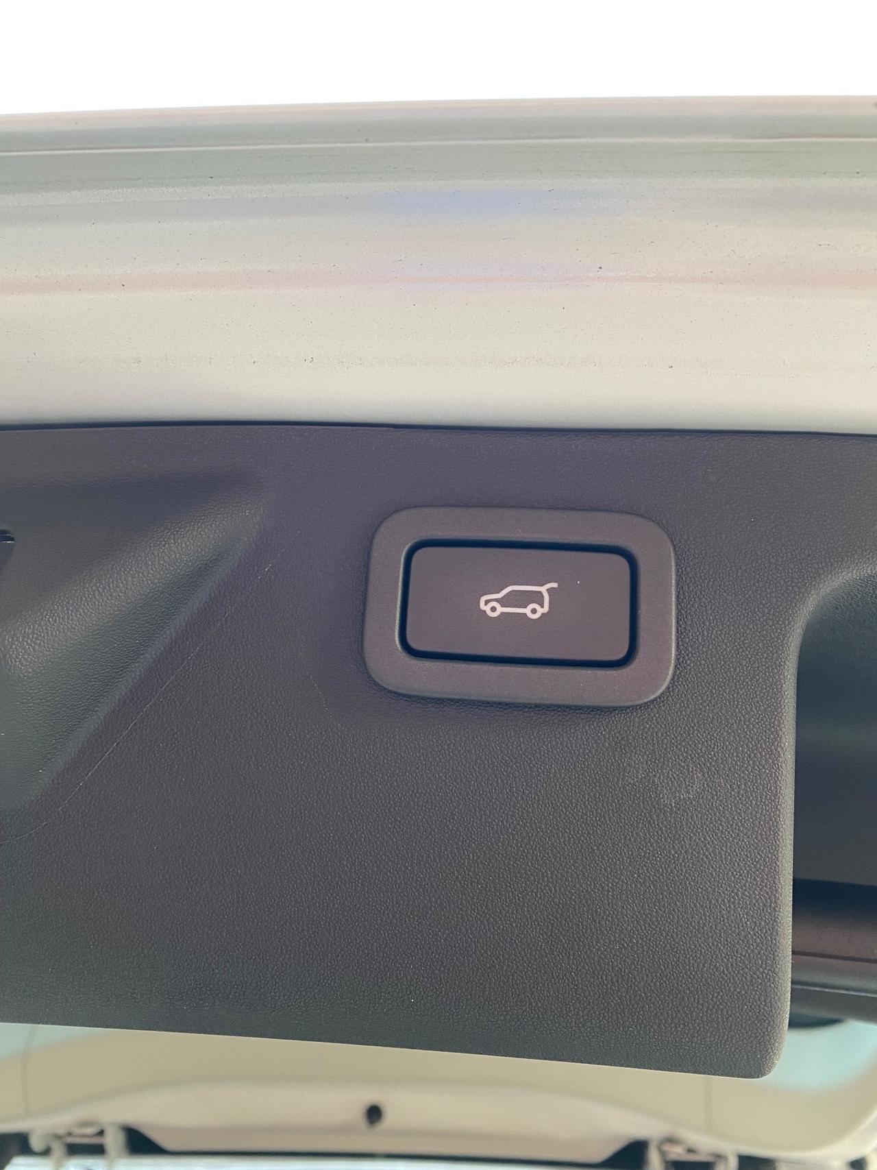 Land Rover Discovery Sport 2.0 TD4 180 CV HSE Luxury