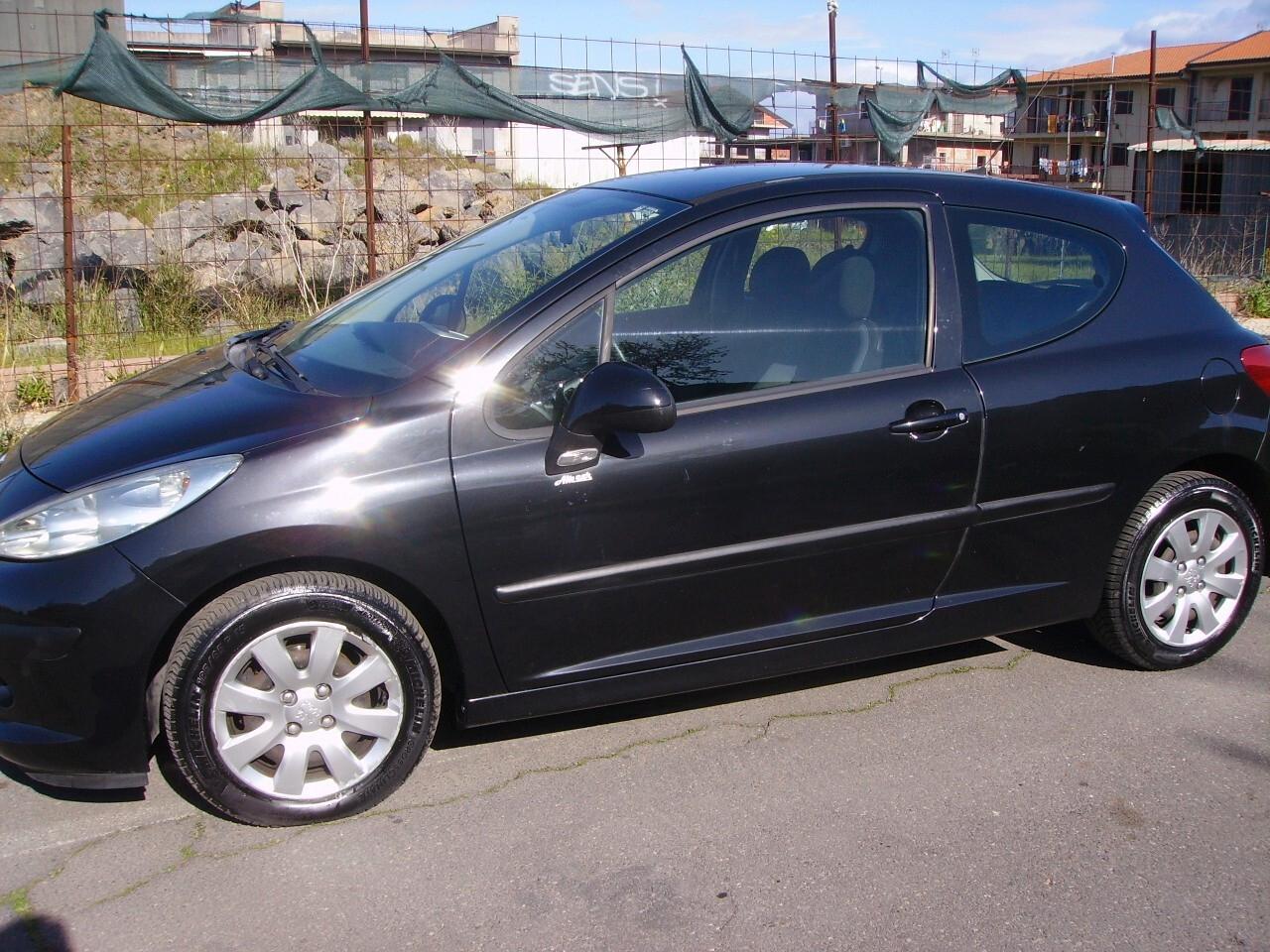 Peugeot 207 1.4HDI A-F-F-A-R-O-N-E 2007