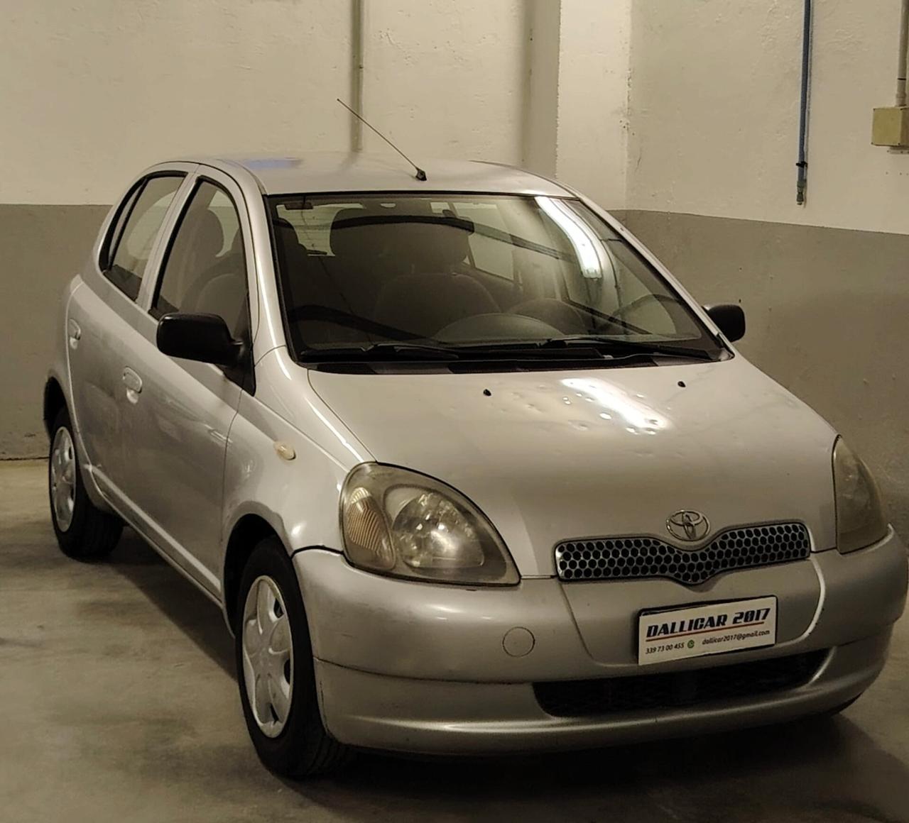 Toyota Yaris 1.0i 16V cat 5 porte Sol