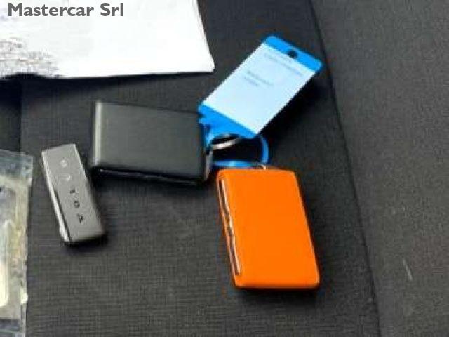 VOLVO XC60 XC60 II 2.0 b4 Momentum Pro Awd auto -GE804CM