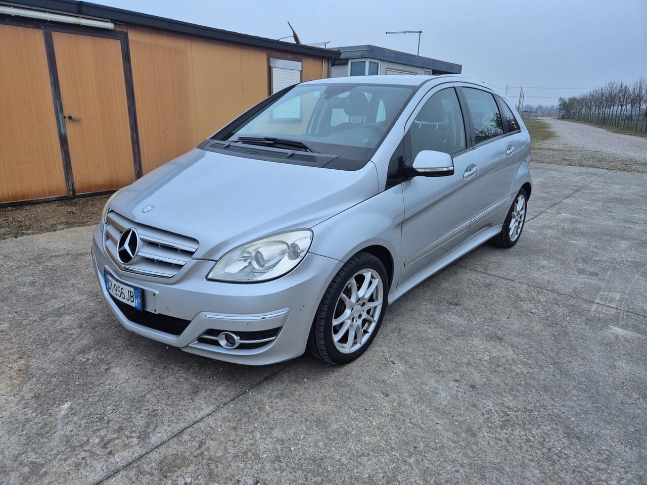 Mercedes-benz B 170 AUTOMATIC neopatentati