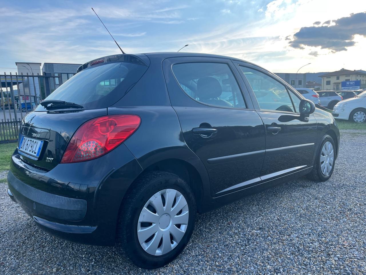 Peugeot 207 1.4 VTi 95CV 5p. XS