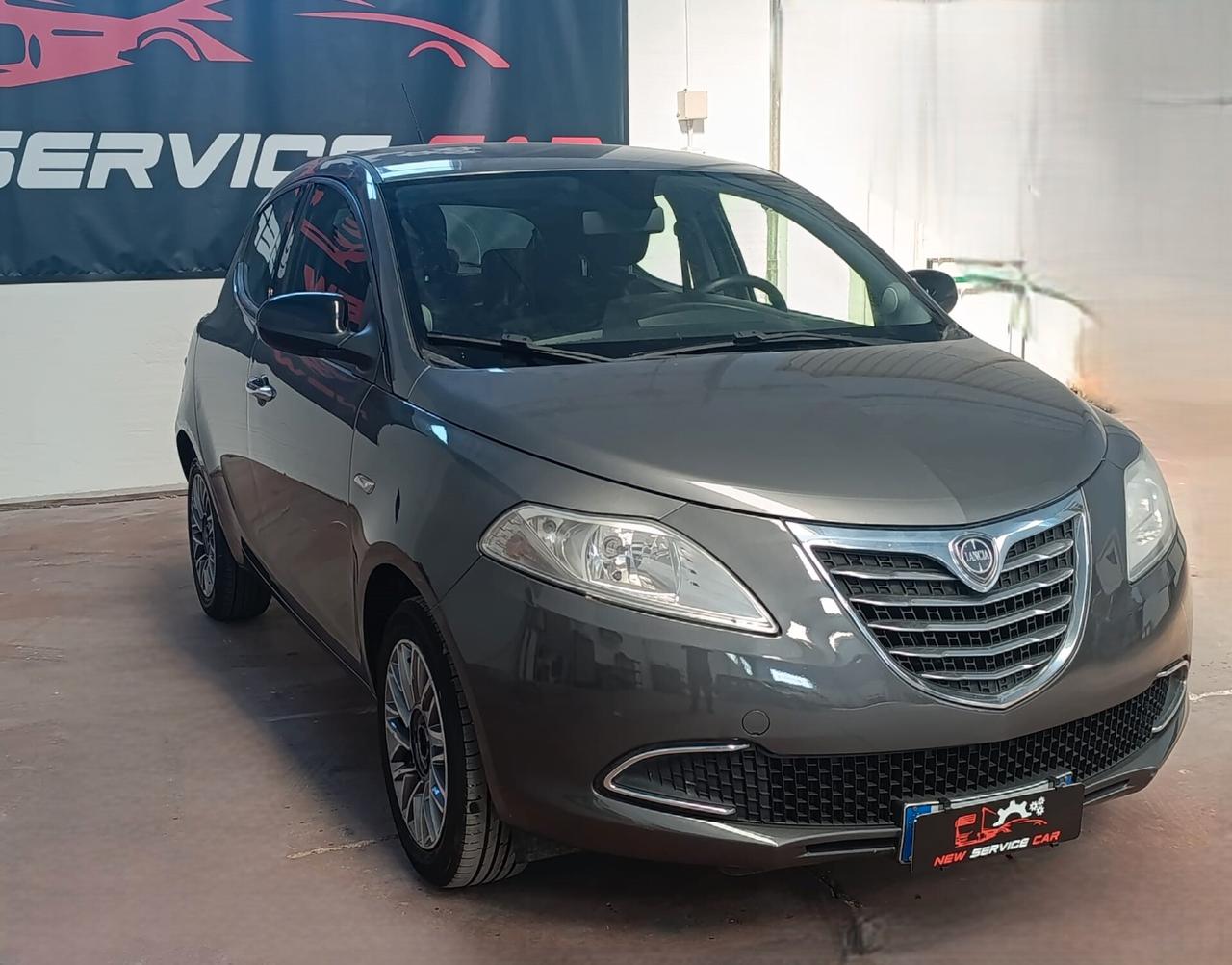 Lancia Ypsilon 1.2 69 CV 5 porte S&S Silver