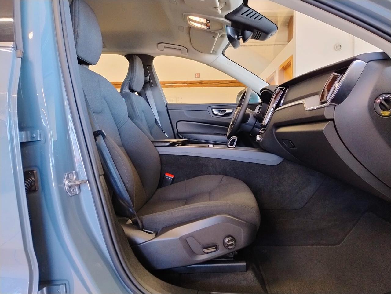 VOLVO XC60 2.0 B4 Geartronic Momentum *LED*CARPLAY*KEYLESS