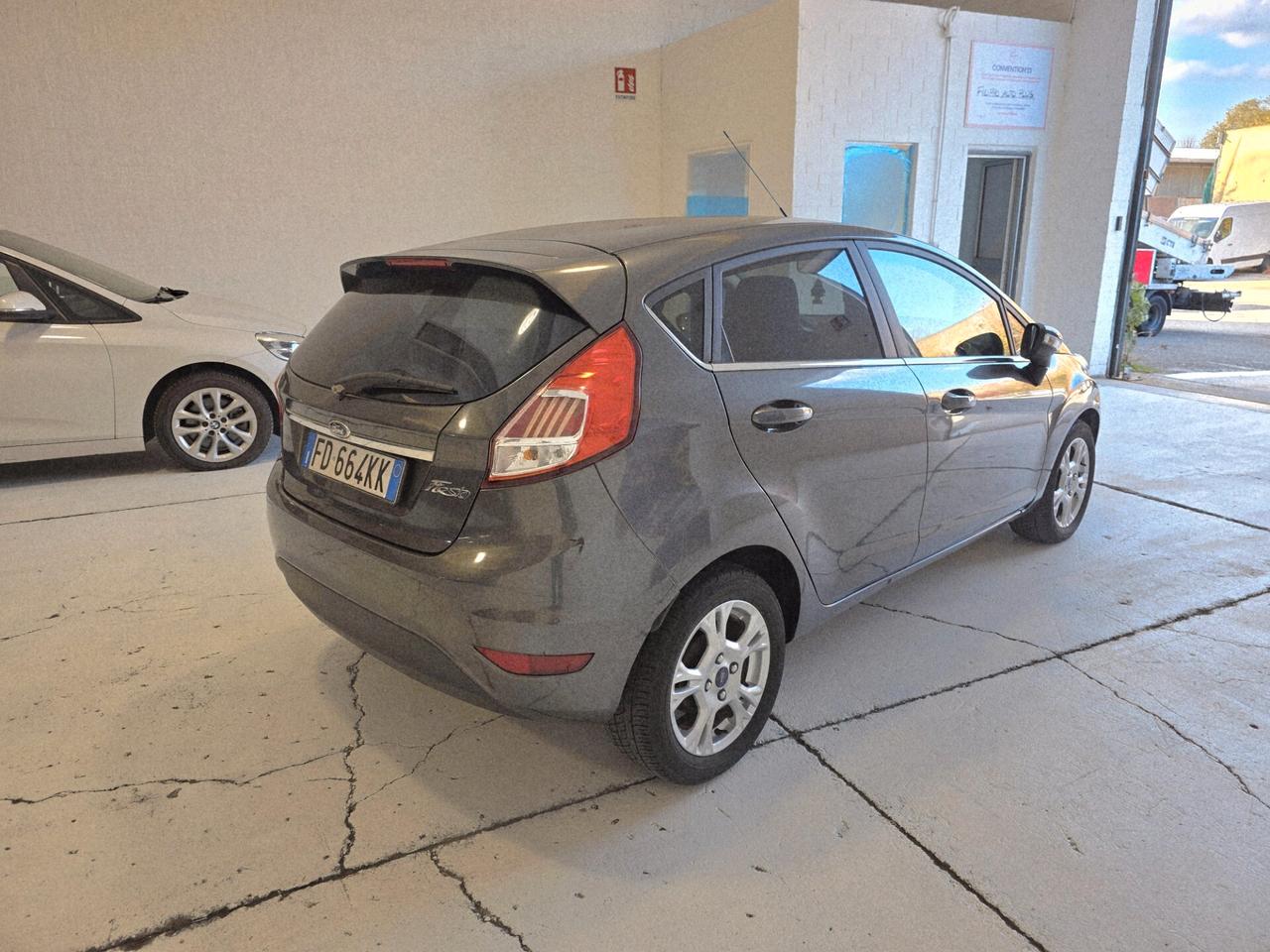 Ford Fiesta 1.4 5p. Bz.- GPL Titanium 1 proprietario