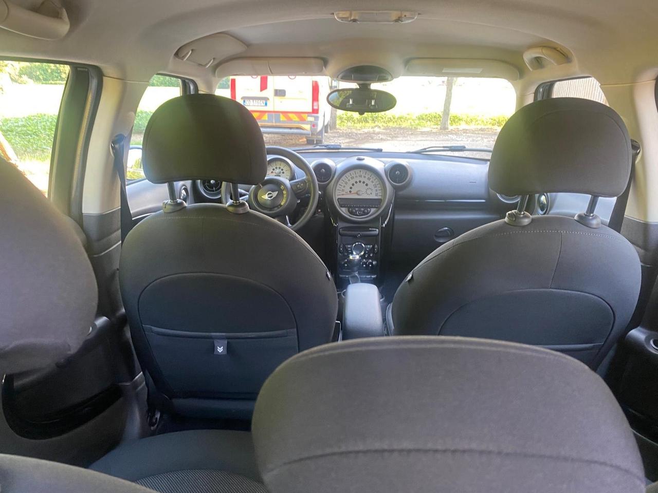 MINI 1.6 D COOPER COUNTRYMAN MOLTO BELLA GUARDA