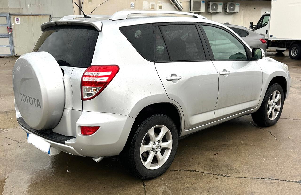 Toyota RAV 4 2.2 D-4D 150 CV DPF Exclusive