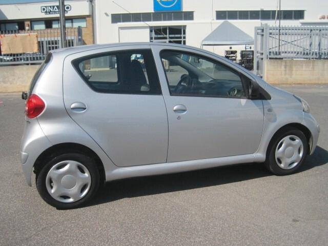 Toyota Aygo 1.0 12V VVT-i 5 porte Now