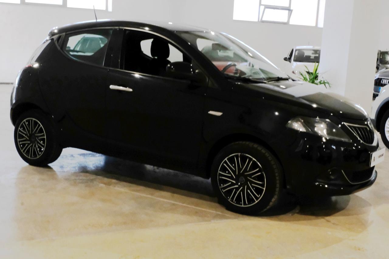 Lancia Ypsilon 1.0 FireFly 5 porte S&S Hybrid