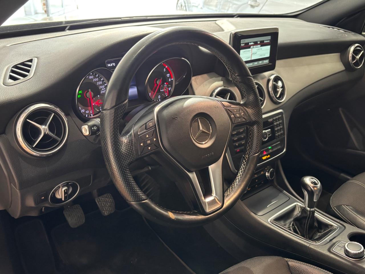 Mercedes-benz GLA 200d Premium