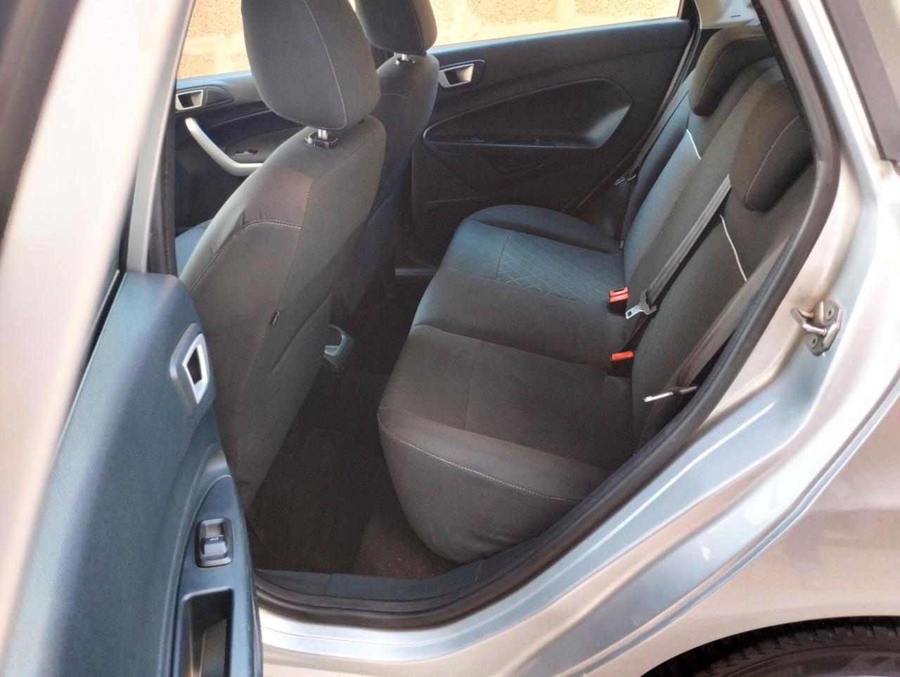 Ford Fiesta 1.4 TDCi 70CV 5 porte Titanium