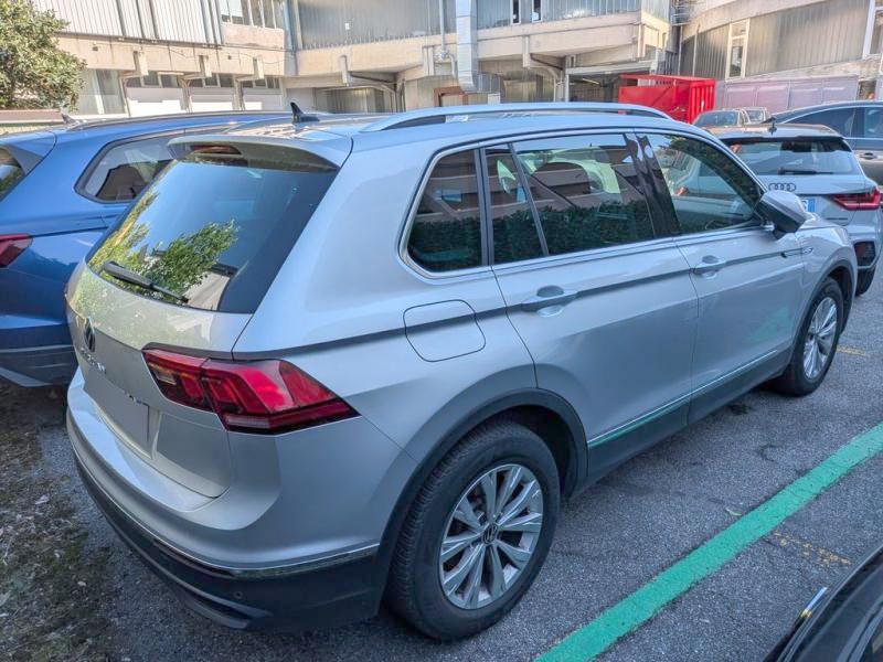Volkswagen Tiguan 2.0 TDI Life Carplay, Ambient Light, Vetri oscurati