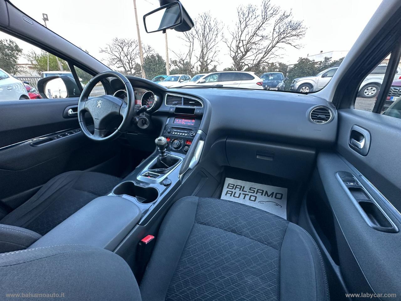 PEUGEOT 3008 1.6 HDi 115 CV Allure