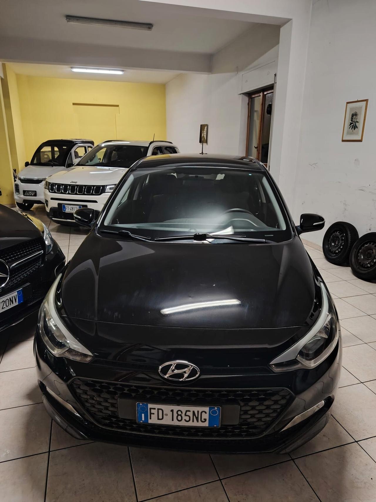 Hyundai i20 1.1 CRDi Comfort-Cerchi lega-Led-Pdc-