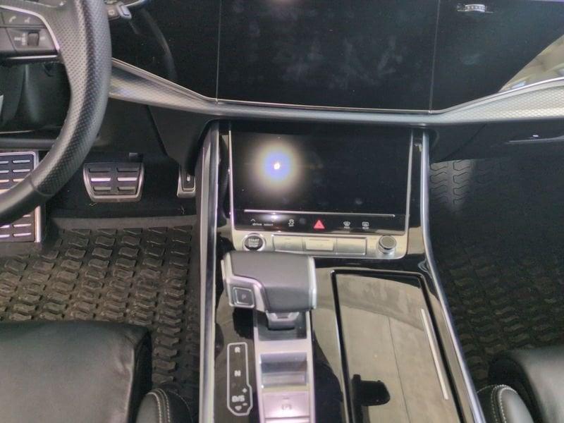 Audi Q8 50 TDI 210kW quattro tip. S Line Edition