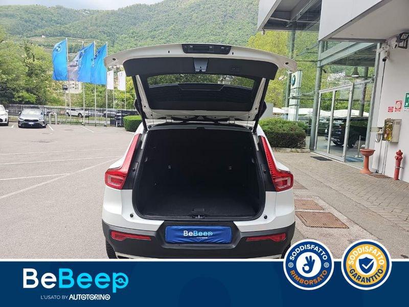 Volvo XC40 2.0 D4 MOMENTUM PRO AWD GEARTRONIC MY21