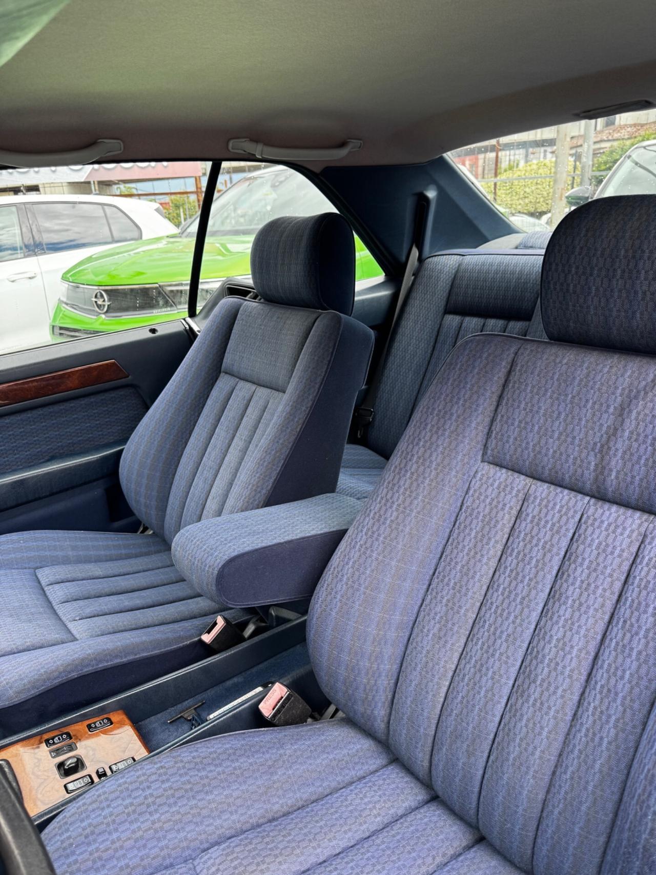 Mercedes-benz 200 CE-16 cat Esprit