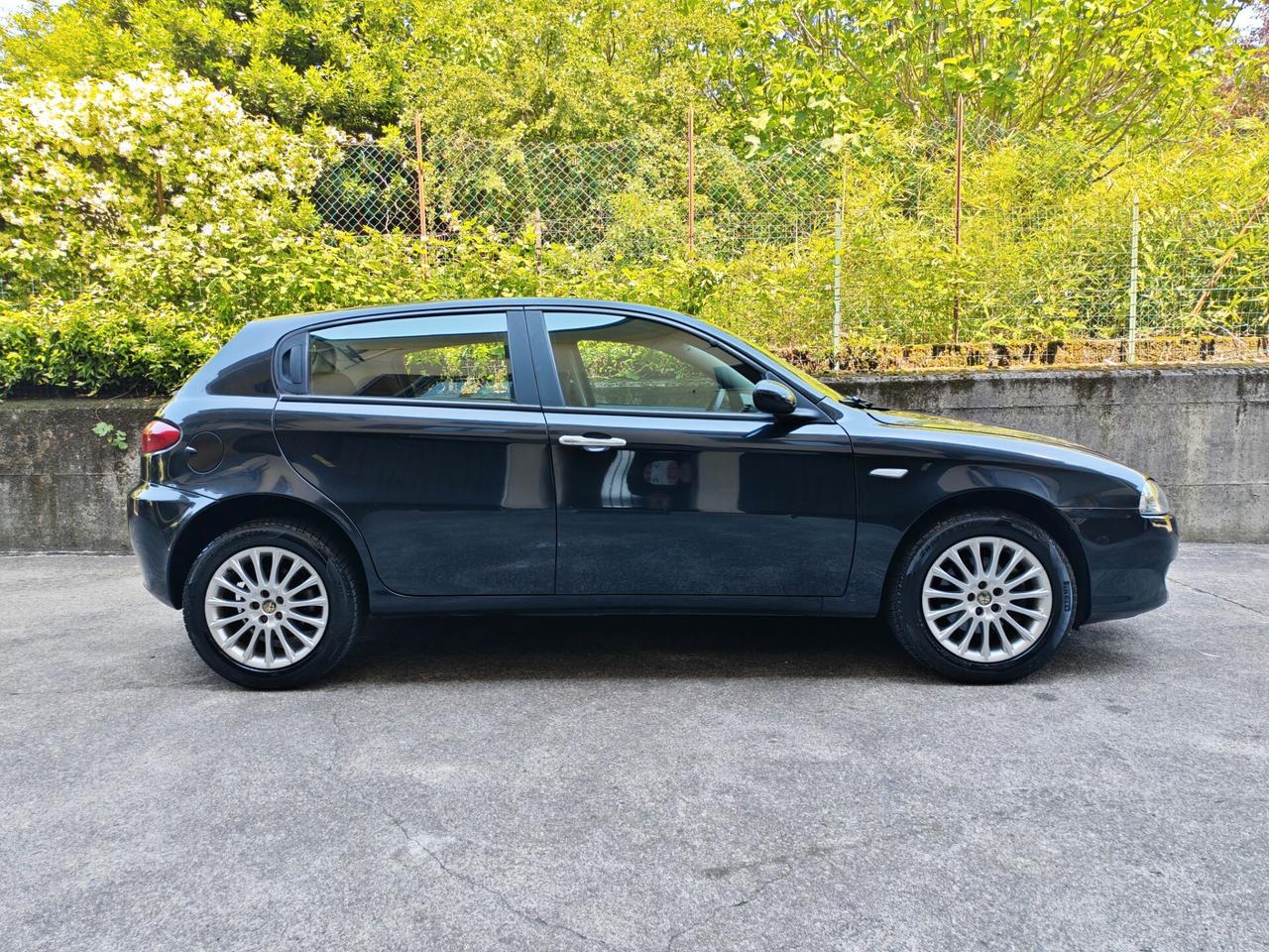 Alfa Romeo 147 1.6 BENZINA 120cv / 61.000km / Unipro