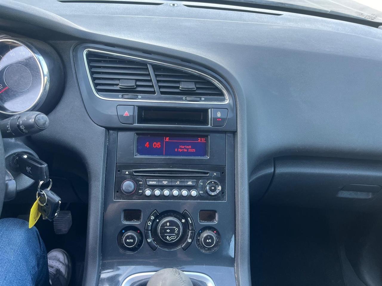 Peugeot 5008 1.6 HDi 115CV Business 7 POSTI