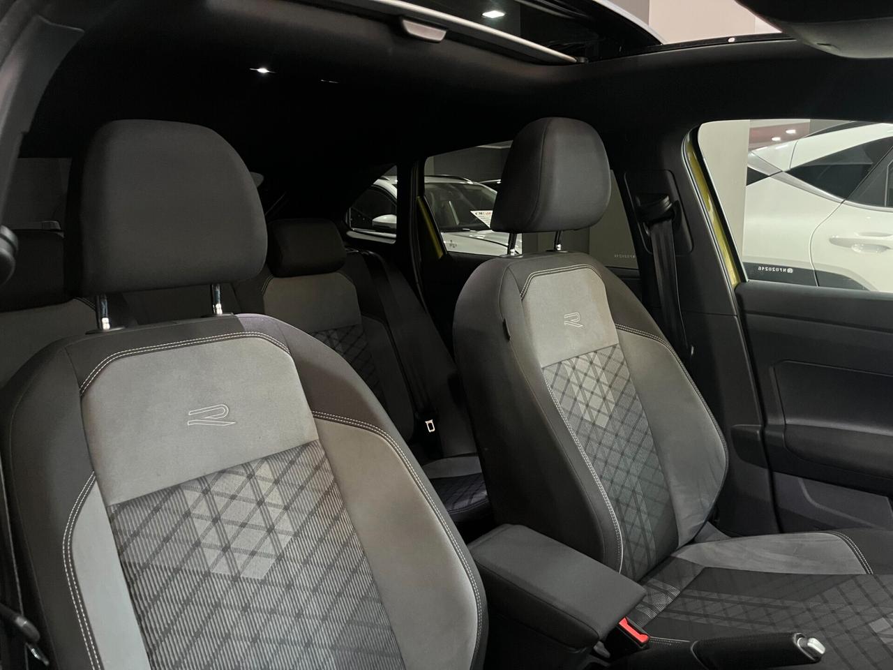 Volkswagen Taigo 1.0 TSI 110cv DSG Automatica R-Line ITALIANA Tetto