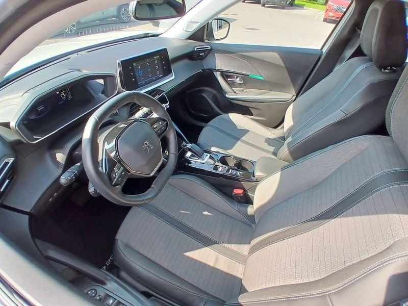 Peugeot 2008 motore elettrico 136 CV Allure