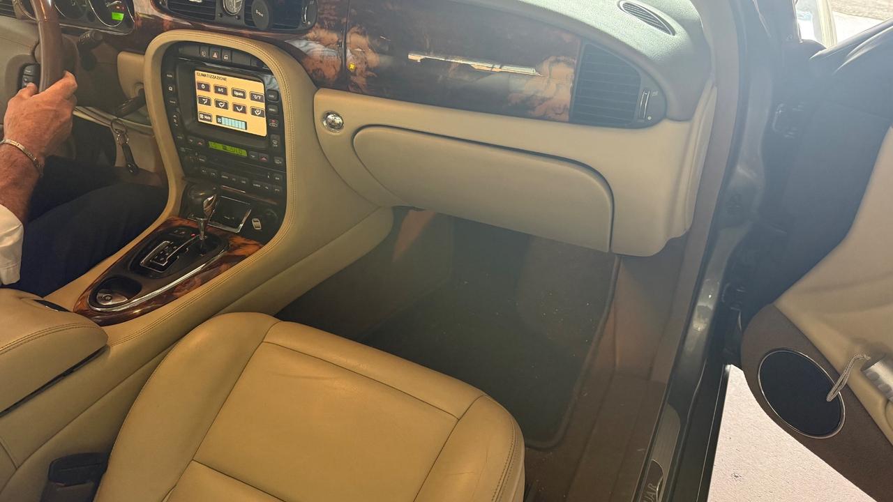 Jaguar XJ 2.7 D V6 cat Sovereign