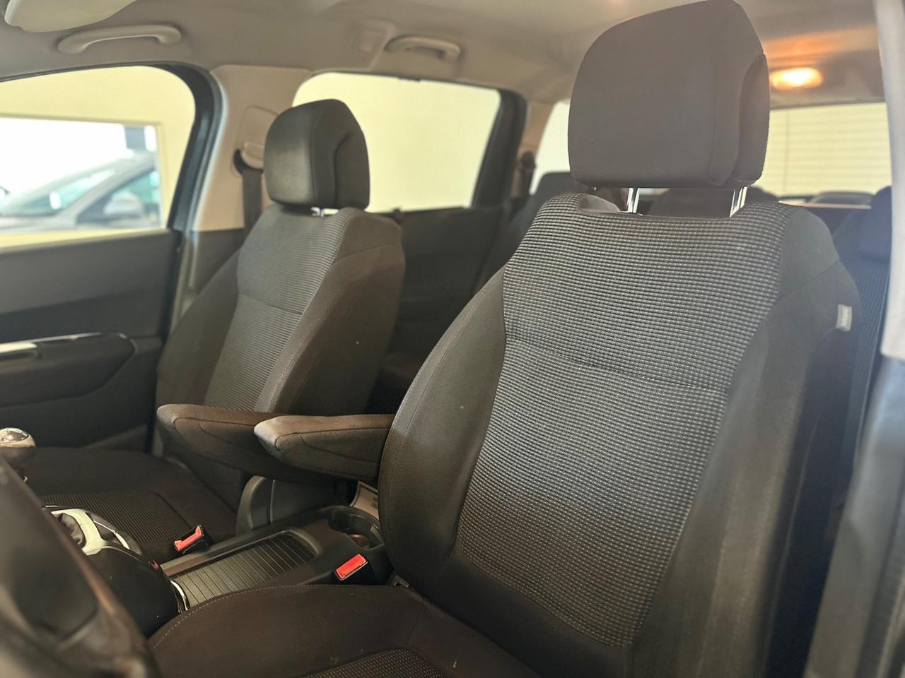 Peugeot 5008 1.6 HDi 112CV Business 7 POSTI