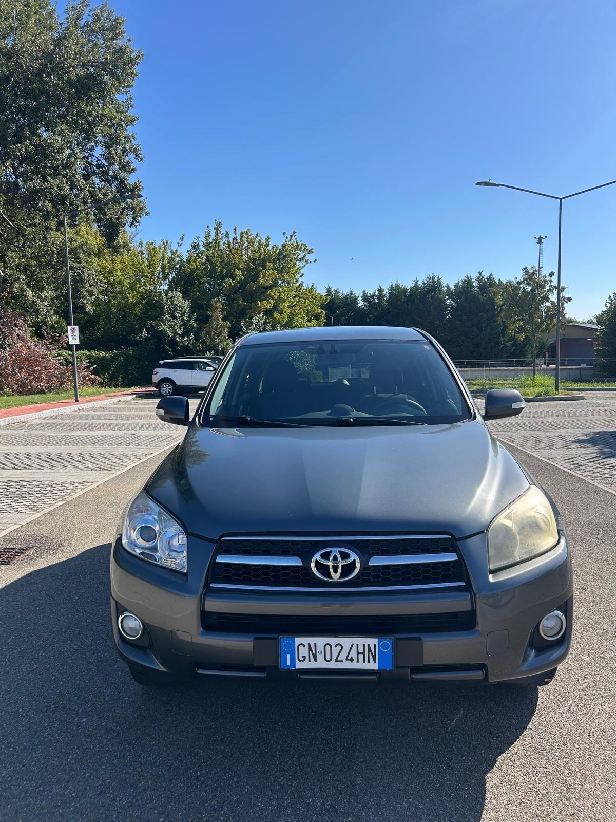 Toyota RAV 4 RAV4 Crossover 2.2 D-4D 150 CV DPF Luxury