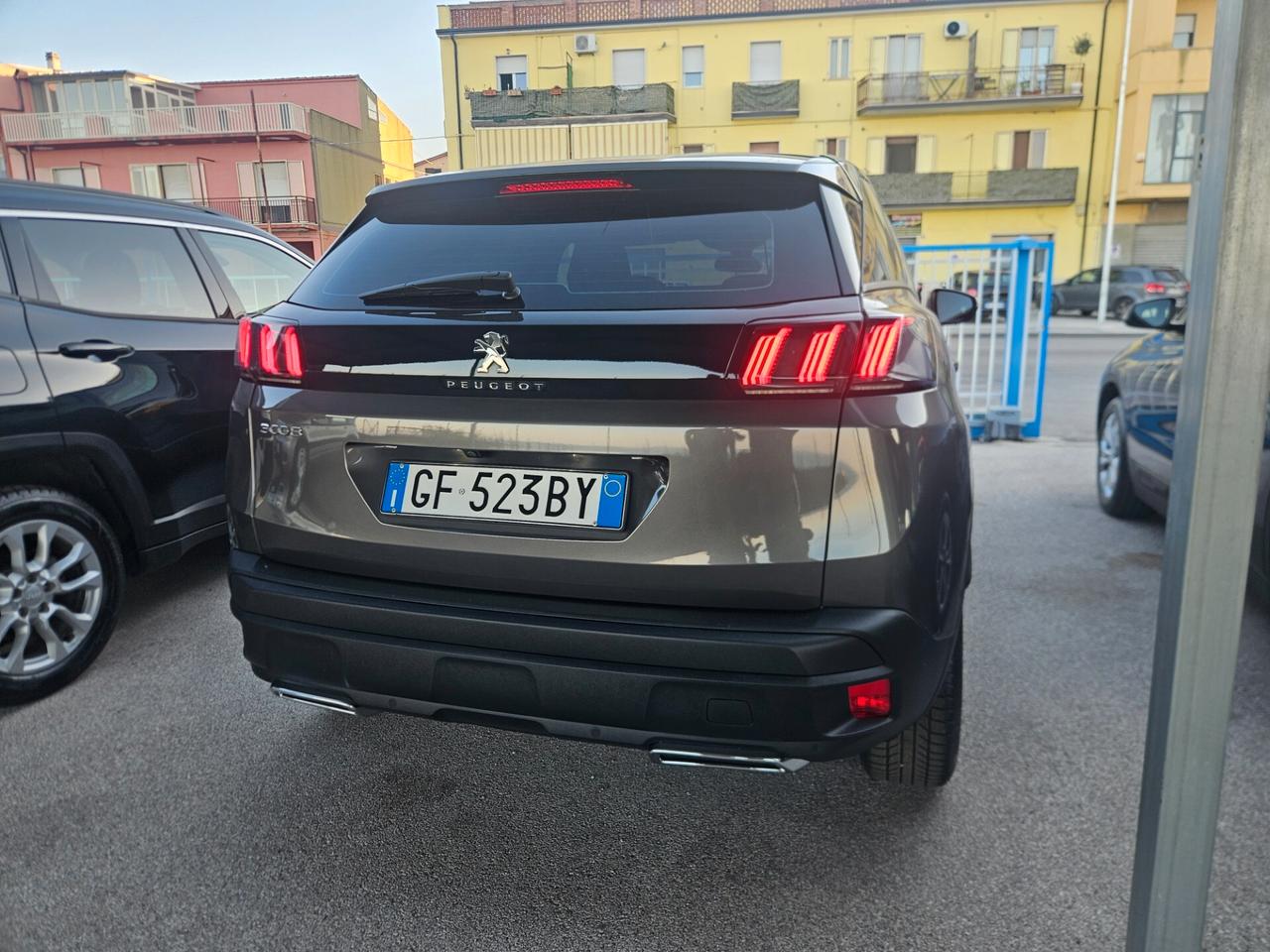 Peugeot 3008 BlueHDi 130 S&S EAT8 Business Edition