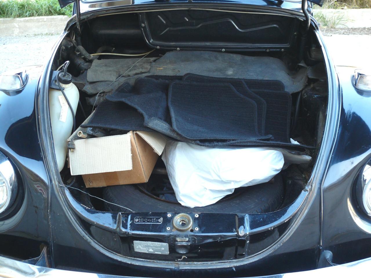 Volkswagen Maggiolino CABRIO (M1100)