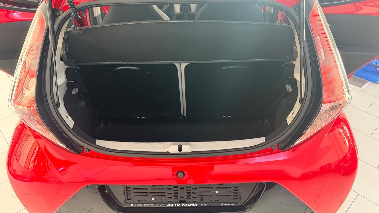 Toyota Aygo 1.0 VVT-i 69 CV 5 porte x-play automatica