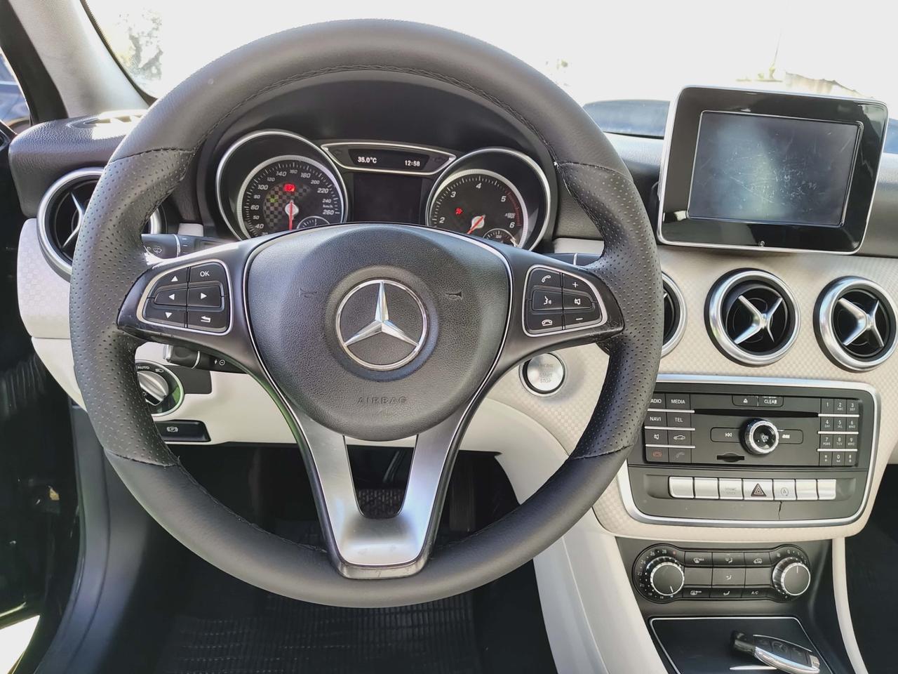 Mercedes-benz A 180 d Automatic Premium - 2018