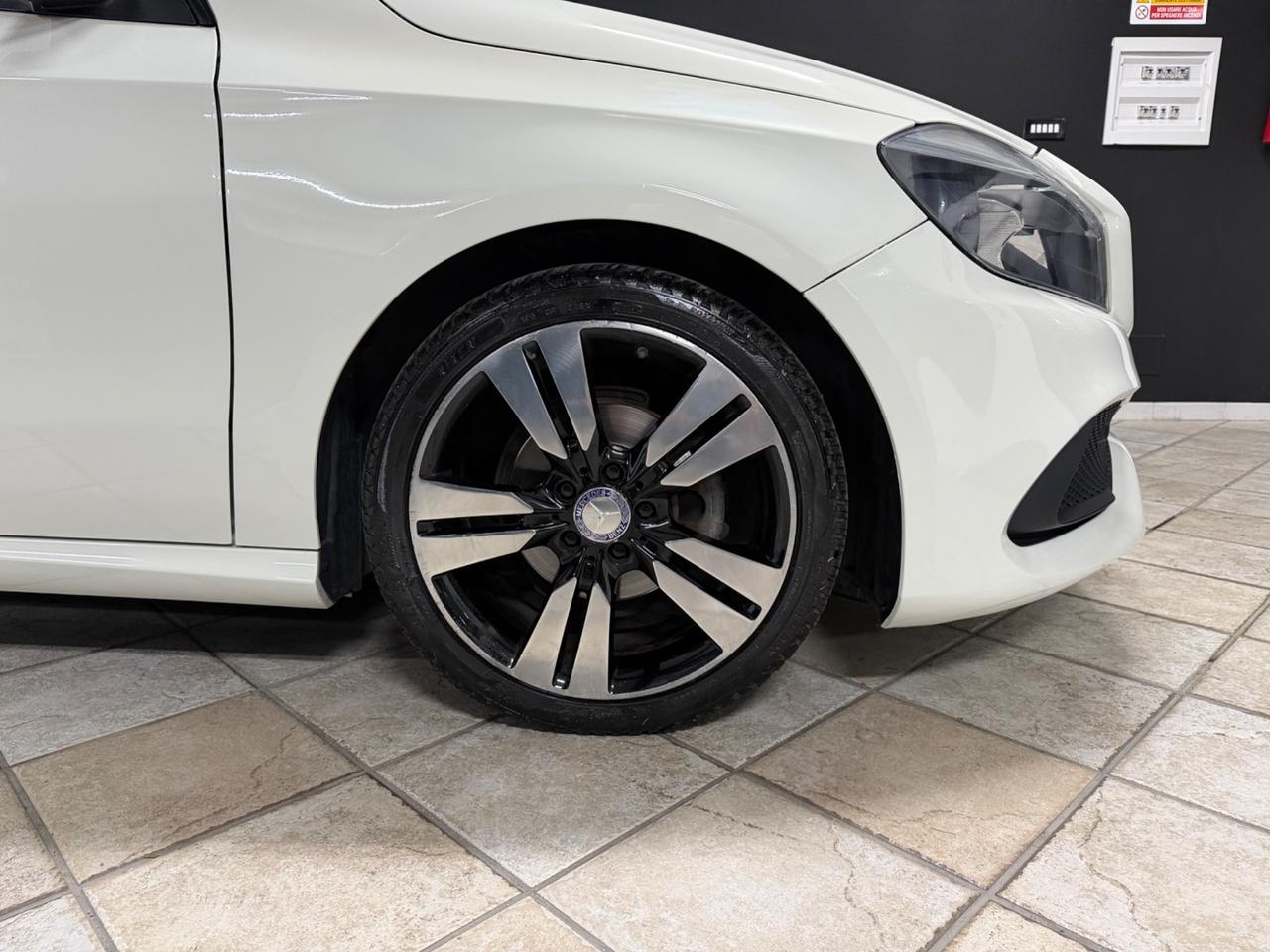 MERCEDES Classe A160d (90) Premium 2016