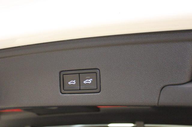 VOLKSWAGEN Touareg 3.0 V6 TDI "Km E SERVICE CERTIFICATI VOLKSWAGEN"