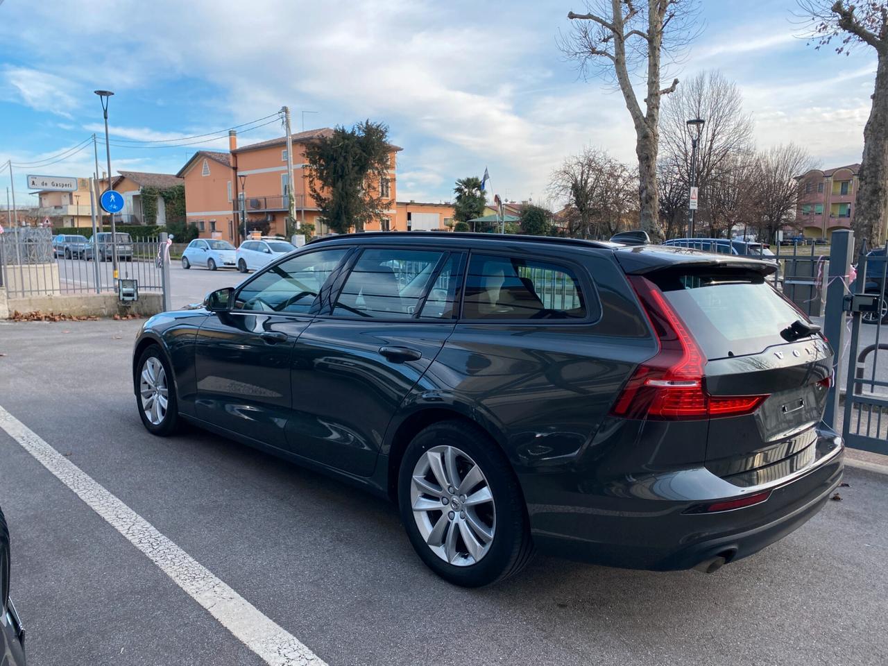 Volvo V60 B3 Geartronic Momentum Business