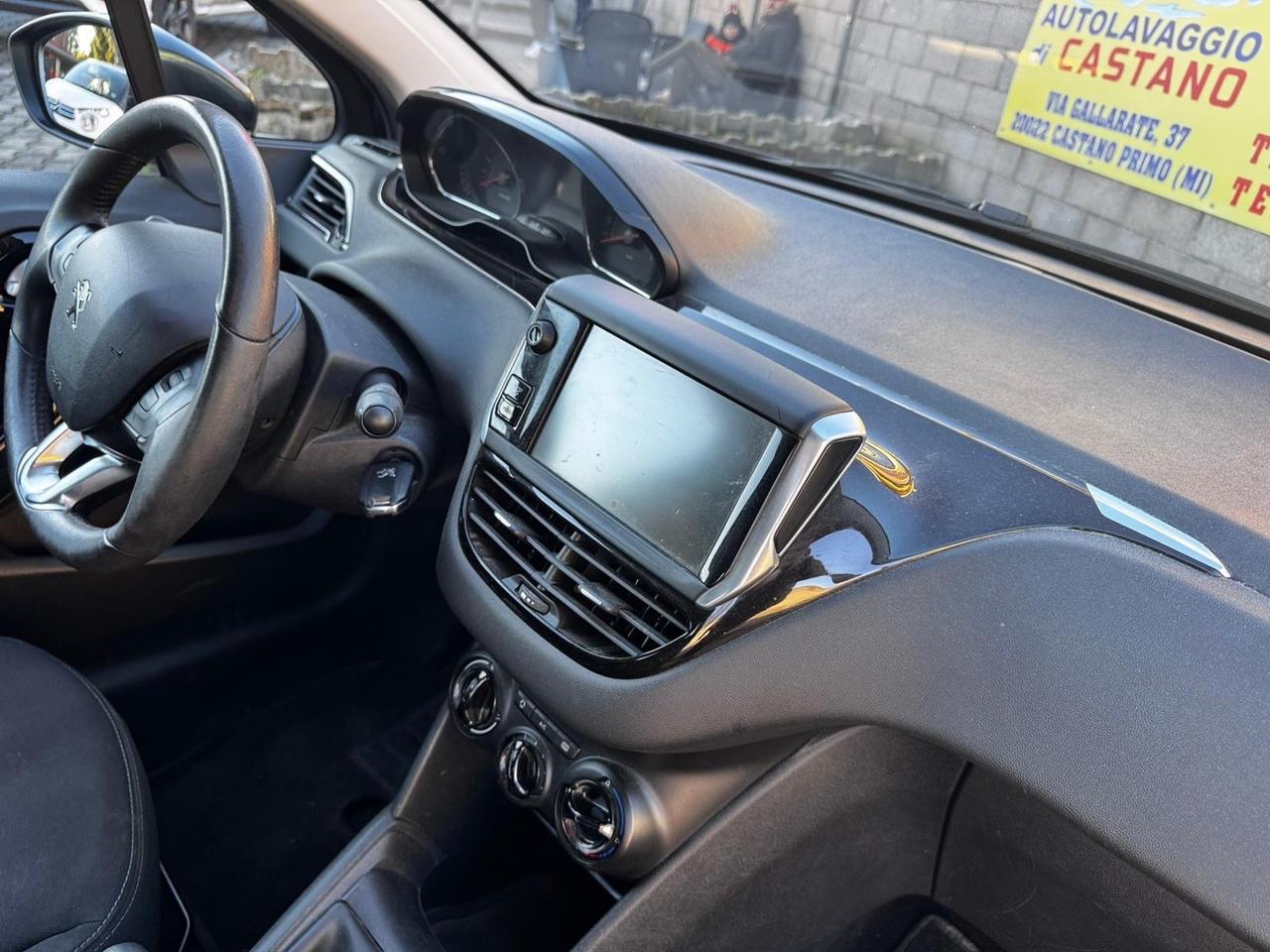 Peugeot 208 1.4 HDi 68 CV 3 porte neopatentati