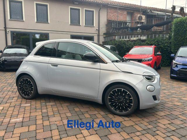 FIAT 500 Berlina Hybrid Icon KM0 + PACK STYLE