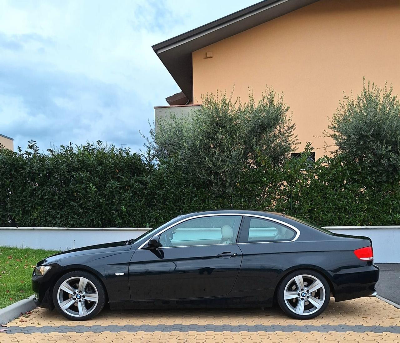 BMW 320i COUPè - 66.000km - PARI AL NUOVO