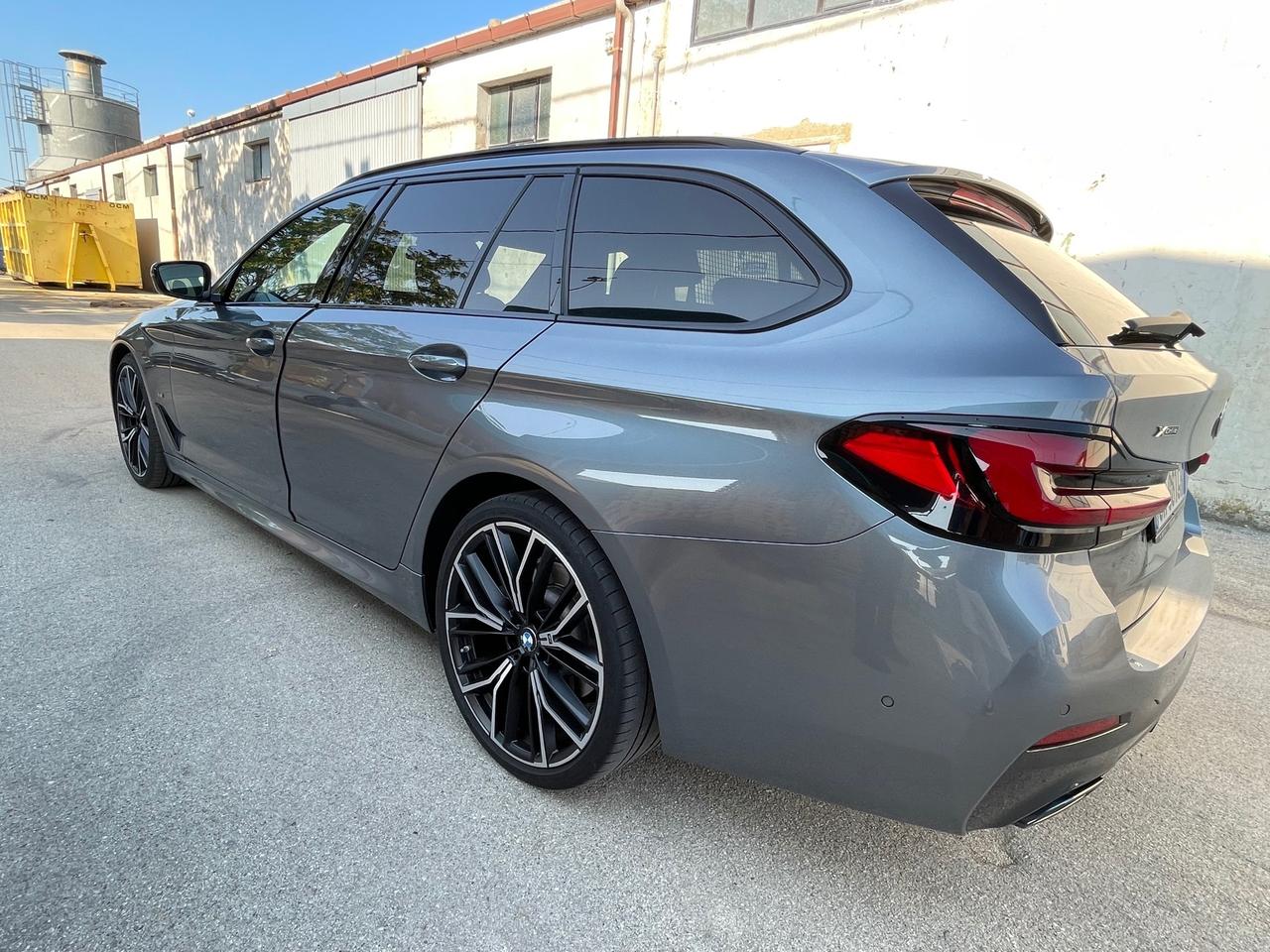 SOLO DA QUALITYCARS PESCARA : Bmw 520 520d 48V xDrive Touring Msport ibrida/diesel