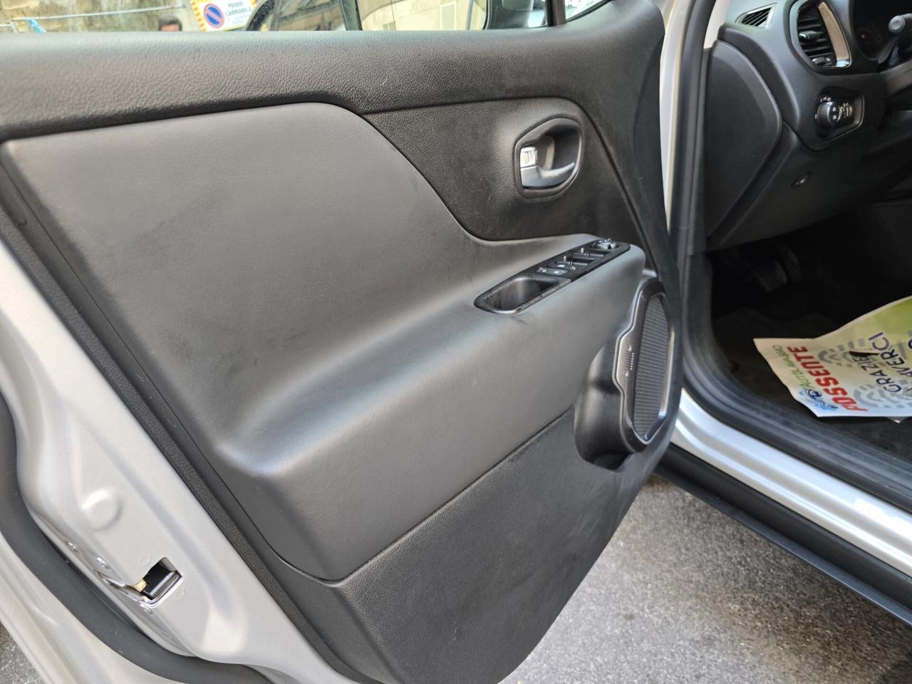 Jeep Renegade 1.3 T4 190CV PHEV 4xe AT6 Limited GANCIO TRAINO